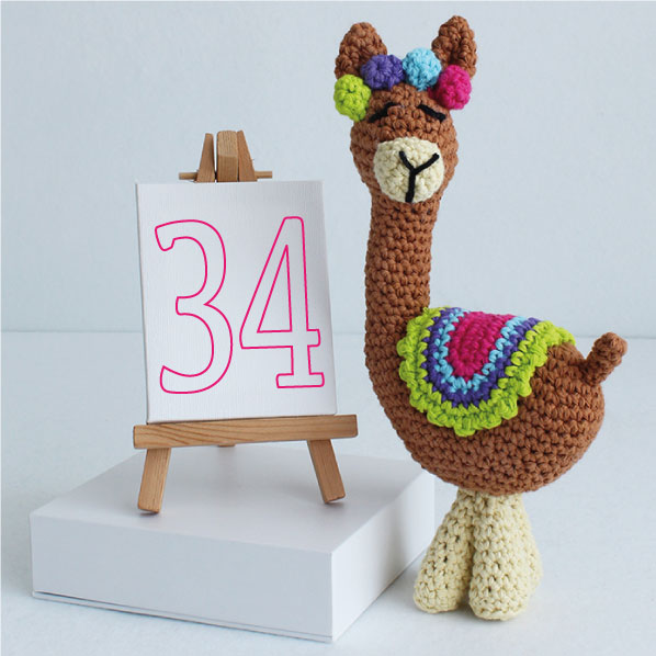 Made up a Llama pattern for fun with Lion Brand Ice Cream yarn. : r/crochet